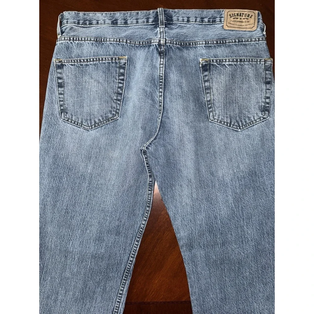 Levi Signature Jeans Mens 38x30*‎ Straight Leg Medium Wash SEE NOTES ON SIZING